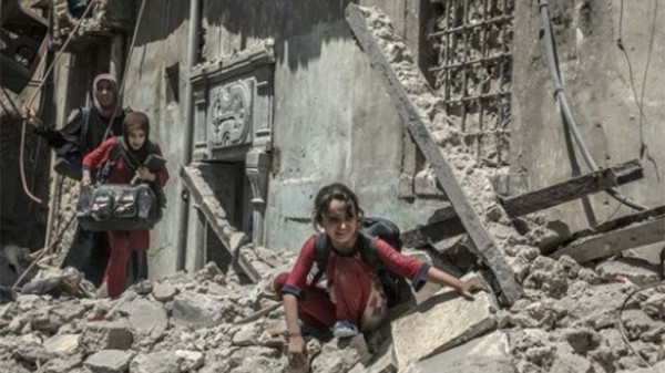 Μεγάλη έκθεση φωτογραφίας με θέμα τον πόλεμο στην Πόλη του Φωτός