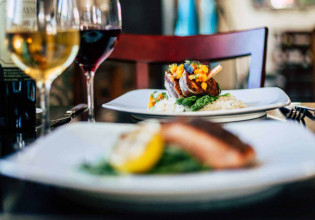 Σεφ αποκαλύπτουν: Αυτά τα πιάτα δεν πρέπει να παραγγείλουμε ΠΟΤΕ όταν τρώμε έξω