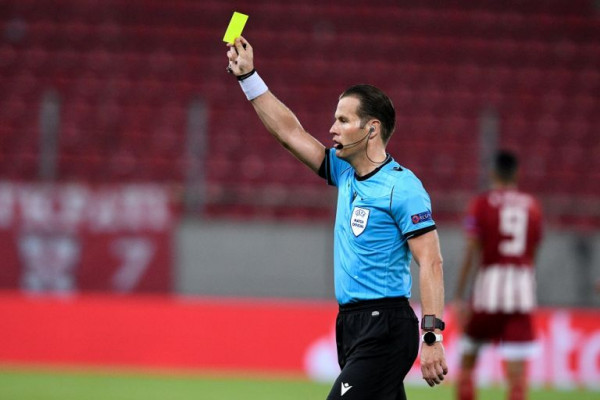 Ο Μακέλι σφυρίζει στο ΑΕΚ – Ολυμπιακός, ο Κρούζλιακ στην Τούμπα