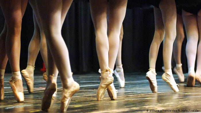 «Με έλεγαν μπαλαρίνο»: Γνωστός χορευτής αποκαλύπτει