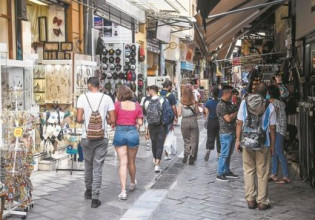 Αγωνία για την ελληνική οικονομία στη σκιά της παγκόσμιας κρίσης