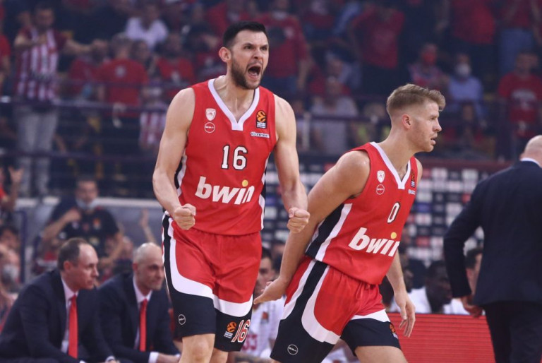 Παπανικολάου: Θα πάμε να το χαρούμε και να απολαύσουμε και τους δύο αγώνες