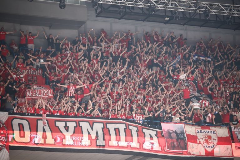 Η Stark Arena έγινε… ΣΕΦ από τους χιλιάδες οπαδούς του Ολυμπιακού