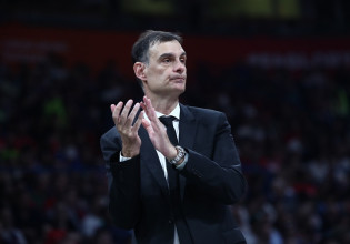 Μπαρτζώκας προς τους παίκτες του: Πιο δυνατοί στην Ευρώπη τη νέα σεζόν, τώρα πάμε για το πρωτάθλημα