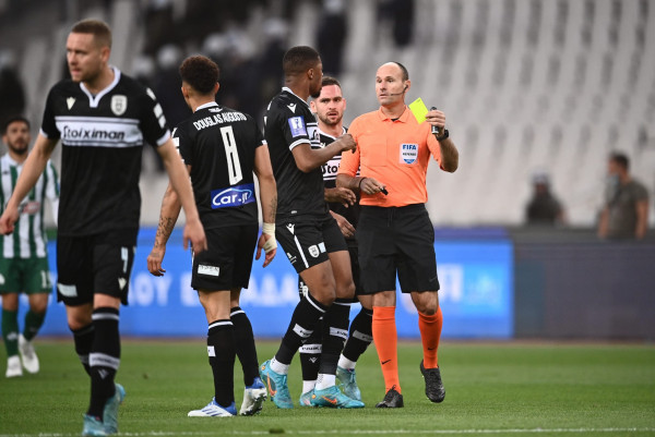 Όλοι μαζί παρακαλούσαν τον Λαόθ για να ξαναρχίσει το ματς- «Άλλη μια και το διέκοψα, οριστικά»