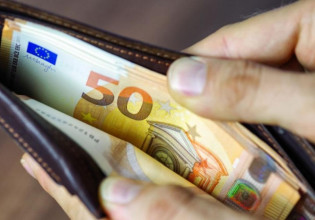 «Κονταροχτυπιούνται» κυβέρνηση και αντιπολίτευση για ακρίβεια και μέτρα – Τα «λεφτόδεντρα» και οι δημοσκοπήσεις