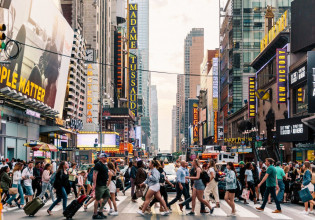 Κοροναϊός: Προβλέψεις για 100 εκατ. κρούσματα μετά το καλοκαίρι στις ΗΠΑ