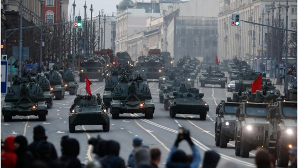 Ρωσία: Τελευταίες πρόβες πριν από την παρέλαση της 9ης Μαΐου, με το βλέμμα στην Ουκρανία