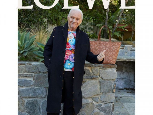 Στα 84 του ο sir Anthony Hopkins γίνεται το απόλυτο style icon