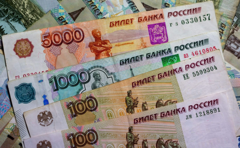 Ρωσία: Θα εξυπηρετεί το εξωτερικό χρέος της σε ρούβλια, λέει το υπουργείο Οικονομικών