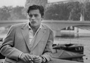 Βίκυ Μιχαλονάκου: «Ο Αλέν Ντελόν μου έστειλε αίτημα φιλίας και τον διέγραψα»