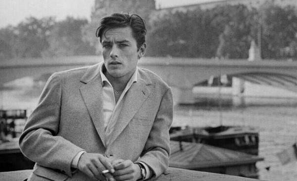 Βίκυ Μιχαλονάκου: «Ο Αλέν Ντελόν μου έστειλε αίτημα φιλίας και τον διέγραψα»