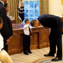 Μπάρακ Ομπάμα: Η συγκινητική συνάντηση με το αγόρι που του είχε χαϊδέψει το κεφάλι