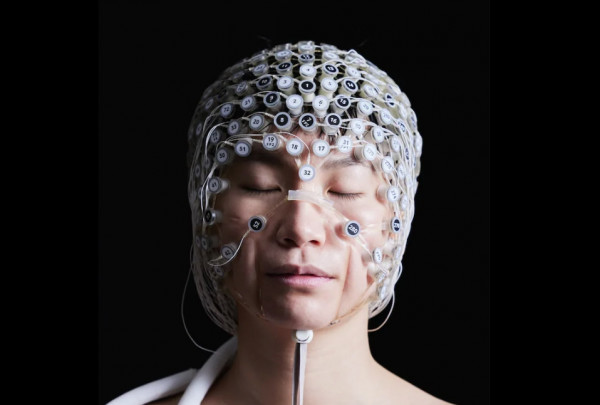 Σκουφί με ηλεκτρόδια υπόσχεται να σας στείλει σε βαθύ ύπνο