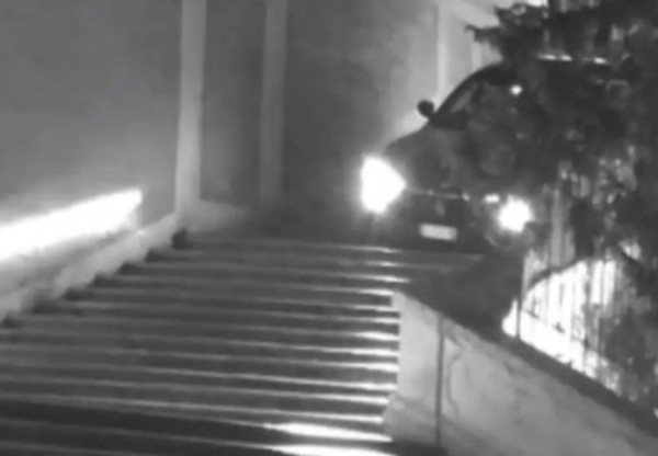 Ρώμη: Στο GPS τα ρίχνει ο Σαουδάραβας που κατέβηκε με τη Μαζεράτι του την περίφημη Σκαλινάτα