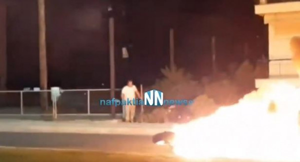 Πάτρα: Σε κρίσιμη κατάσταση 28χρονος που «καρφώθηκε» σε ΙΧ με τη μοτοσικλέτα του