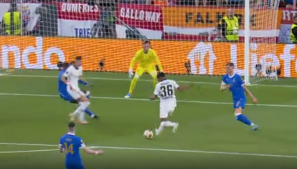 Πήρε φωτιά ο τελικός του Europa League: Μεγάλη ευκαιρία για την Άιντραχτ