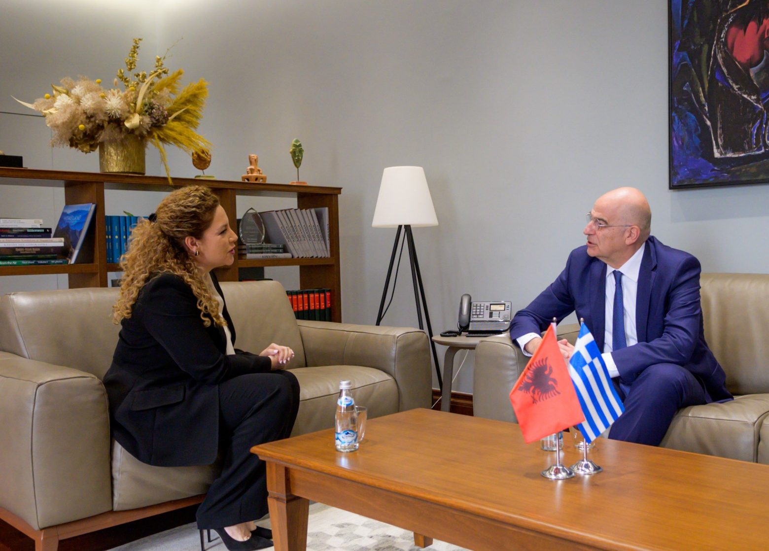 Δένδιας: Το ζήτημα των Τσάμηδων του έθεσε η ΥΠΕΞ της Αλβανίας - Τι απάντησε ο Έλληνας υπουργός