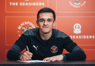 Ο Τζέικ Ντάνιελς δήλωσε ανοιχτά πως είναι gay και όλος ο ποδοσφαιρικός πλανήτης υποκλίθηκε