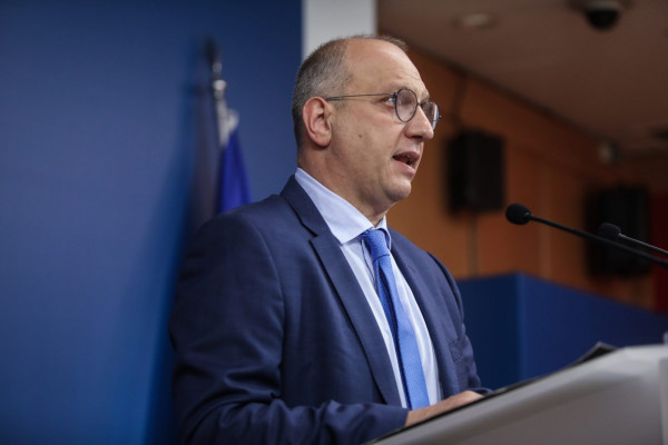 Γιάννης Οικονόμου: «Ο Τσίπρας άρχισε πάλι τις προσφιλείς του θεωρητικολογίες και τα Tsipronomics»