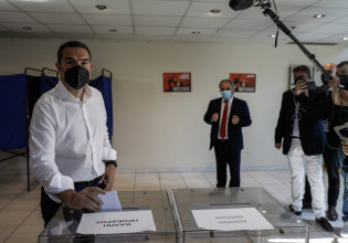 Αλέξης Τσίπρας: «Σήμερα οι πολίτες να πάρουν τον ΣΥΡΙΖΑ στα χέρια τους ώστε αύριο να πάρουν και τις τύχες της χώρας»