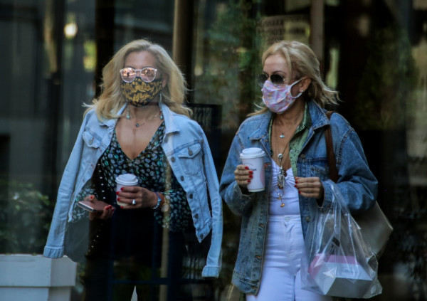 Κοροναϊός: Πετάμε τις μάσκες από την 1η Ιουνίου – Πού θα παραμείνουν υποχρεωτικές – Η αντίφαση που προβληματίζει