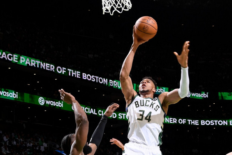 Μπόστον Σέλτικς – Μιλγουόκι Μπακς 89-101: «Οδοστρωτήρας» Αντετοκούνμπο, ισοπέδωσε τη Βοστώνη