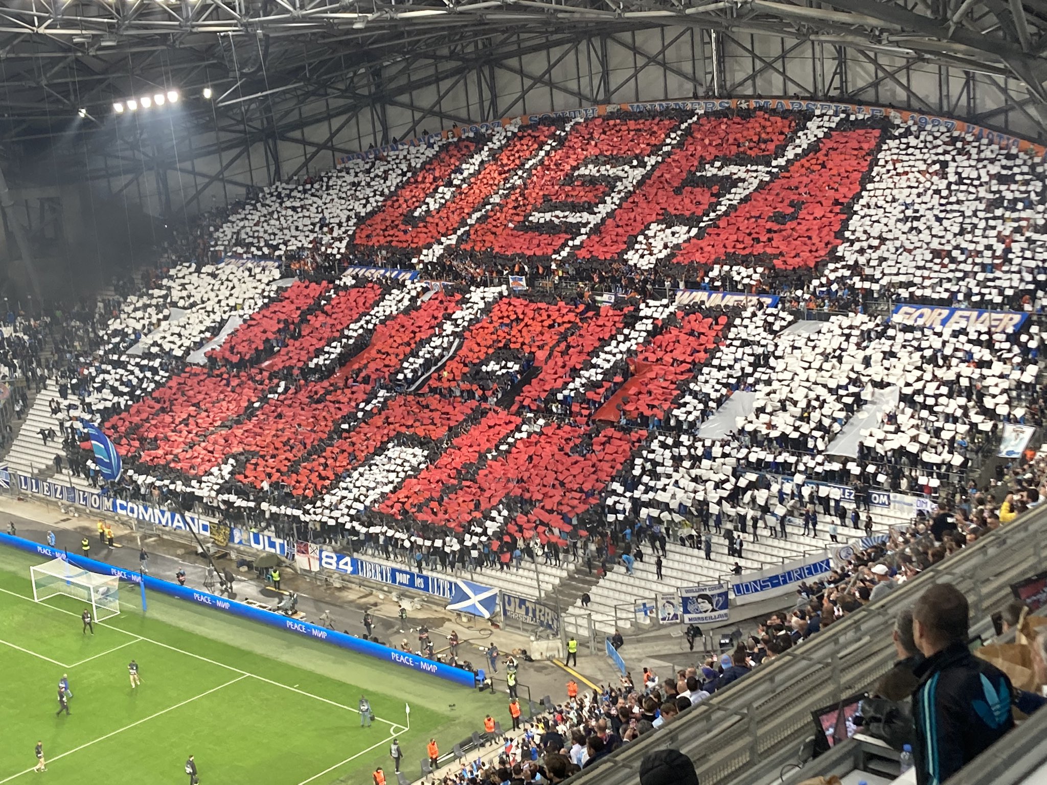 Κορεό «UEFA Mafia» από τους οπαδούς της Μαρσέιγ [vid]