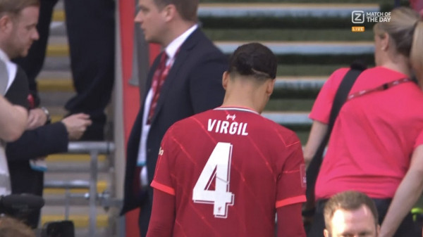 Αγωνία με Φαν Ντάικ στη Λίβερπουλ