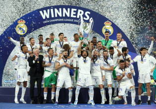 Η απονομή του 14ου στη Ρεάλ και ο γύρος του θριάμβου από τον Μαρσέλο (vids)