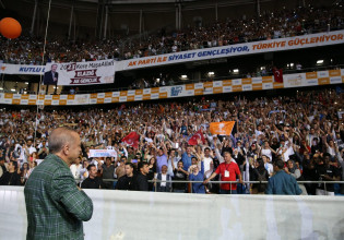 Ερντογάν: Ενοχλημένος από το ταξίδι Μητσοτάκη στις ΗΠΑ – Το σόου του σουλτάνου σε συνέδριο νεολαίας