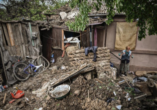 Ουκρανία: Το Κίεβο παραδέχεται πως υποφέρει «ολοένα περισσότερο» στο Ντονμπάς
