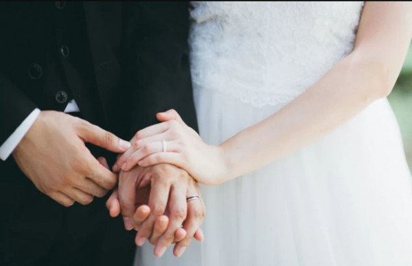 Απίστευτο περιστατικό: 34χρονη έμαθε ότι… ήταν παντρεμένη για 4 χρόνια, χωρίς να το ξέρει