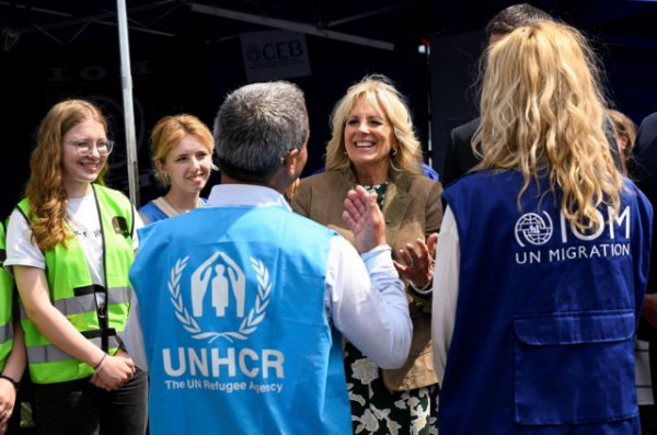 Σλοβακία: Η Τζιλ Μπάιντεν συναντήθηκε με Ουκρανούς πρόσφυγες, εθελοντές