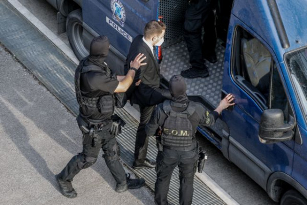 Γλυκά Νερά: «Θα τον στοιχειώνει το πρόσωπο της Καρολάιν» – Περισσότερο κι από το Εγώ του