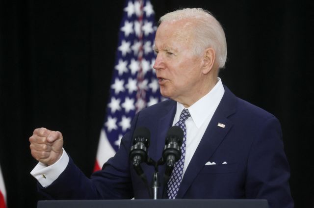 ΗΠΑ: Εξετάζει το ενδεχόμενο να μπλοκάρει τις πληρωμές της Ρωσίας στους αμερικανούς ομολογιούχους