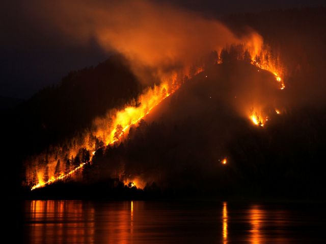 Φωτιά στη Σιβηρία: 200 κτίρια καίγονται - Τουλάχιστον 5 νεκροί