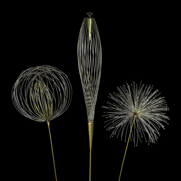 Κοσμήματα, συλλεκτικά αντικείμενα και γλυπτά στην έκθεση του Βαγγέλη Πολύζου