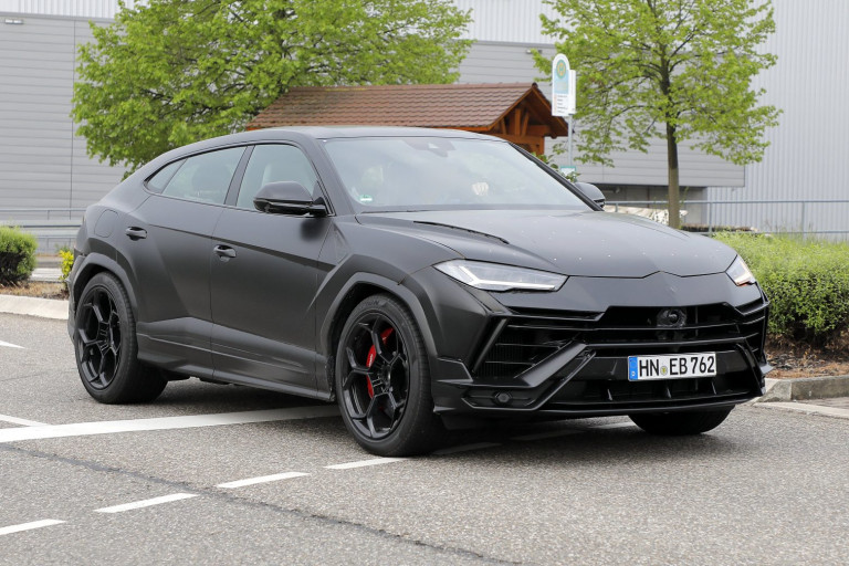Lamborghini Urus Evo: Ανανέωση με υβριδικές προεκτάσεις