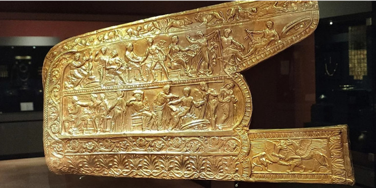 Μενδώνη για τον χρυσό των Σκυθών στην Ουκρανία: Αποτρόπαια λεηλασία