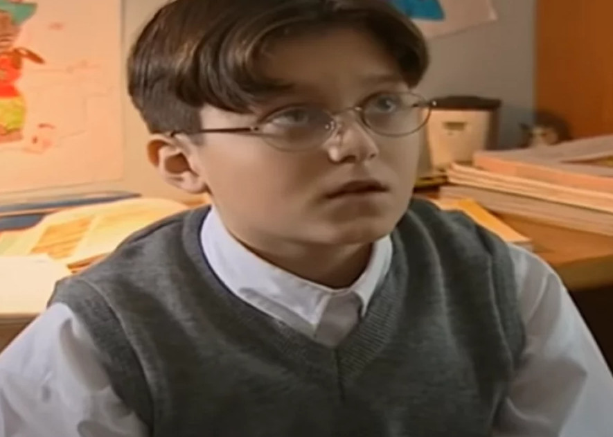 Θυμάστε τον μικρό Μιλτιάδη από το «Είσαι το ταίρι μου»; Μεγάλωσε, έβγαλε τα γυαλιά και είναι… άλλος άνθρωπος