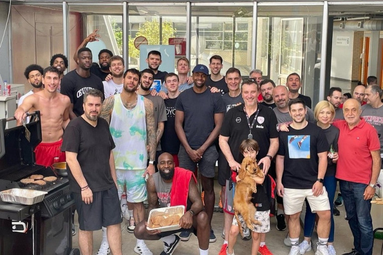 «Ερυθρόλευκο» μπάρμπεκιου στο ΣΕΦ