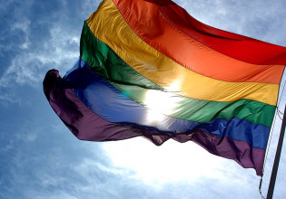 «Δεν θέλουμε gay στην οικογένεια» – Άγριος ξυλοδαρμός 16χρονου από τον θείο του
