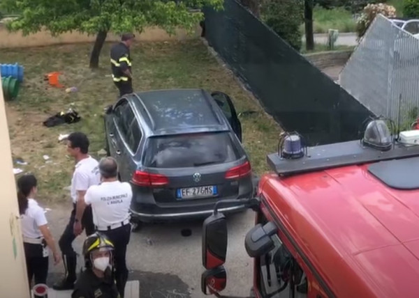 Ιταλία: Αυτοκίνητο εισέβαλε σε παιδικό σταθμό – Πέθανε ένα παιδάκι, τραυματίστηκαν τέσσερα