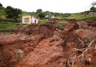 Κλιματική αλλαγή: «Μείζων παράγοντας» στις φονικές πλημμύρες της Ν.Αφρικής