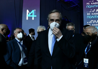 Συνέδριο ΝΔ: Με πολυπληθή ομάδα έφτασε ο Αντώνης Σαμαράς