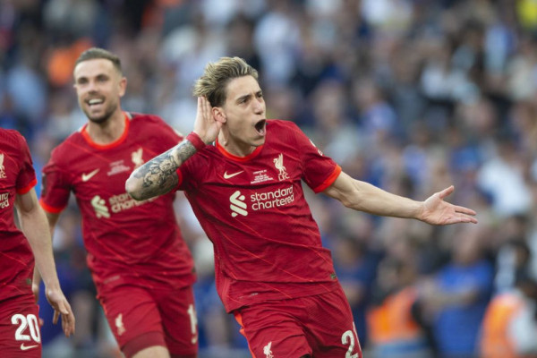 Τα «μαγικά» του Τσιμίκα με τον Φιρμίνο στην προπόνηση της Λίβερπουλ