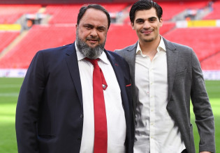 Αποθέωση για Μαρινάκη: «Ταβάνι μας ο ουρανός»