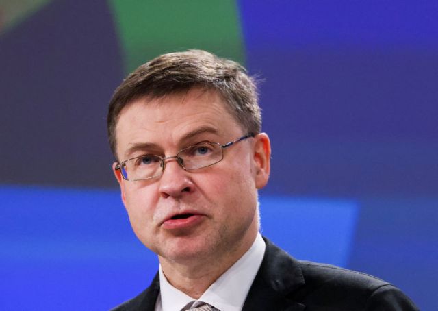 Ντομπρόβσκις: Επιταχύνεται η καταβολή των 600 εκατ. ευρώ στην Ουκρανία - Σχέδιο για νέα χρηματοδότηση από την ΕΕ