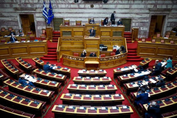Τροπολογία για επιβολή πλαφόν στη λιανική τιμή της ενέργειας καταθέτει το ΚΙΝΑΛ – Οι προτάσεις του κόμματος
